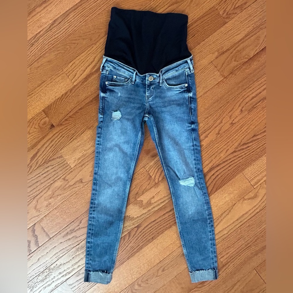 Distressed maternity skinny jeans